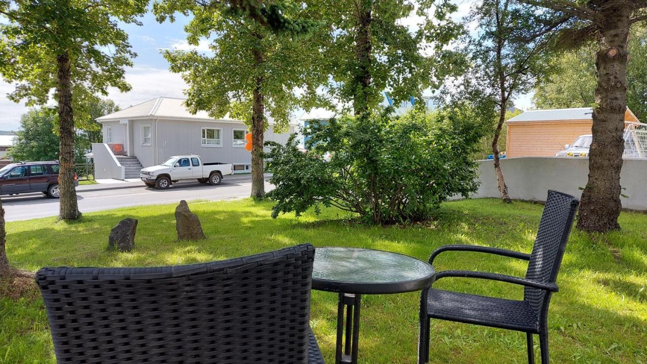B&B Rooms Husavik 1 Екстер'єр фото