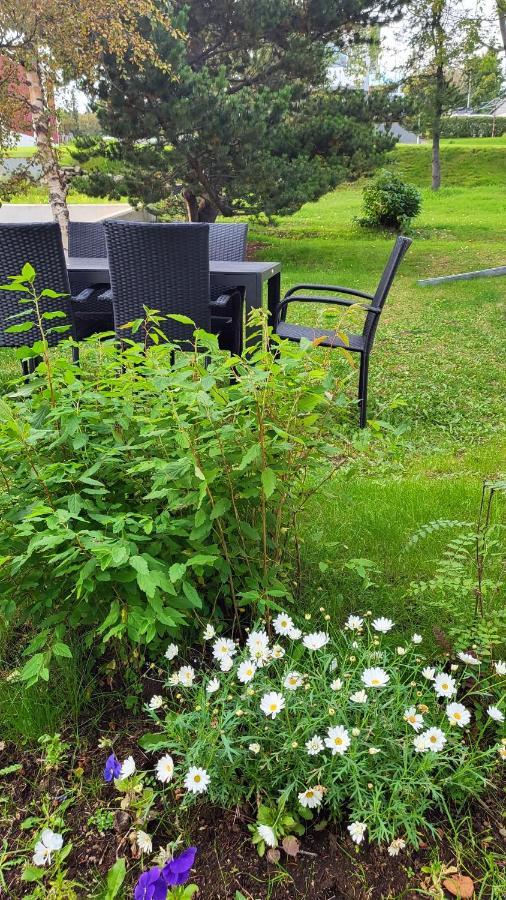 B&B Rooms Husavik 1 Екстер'єр фото