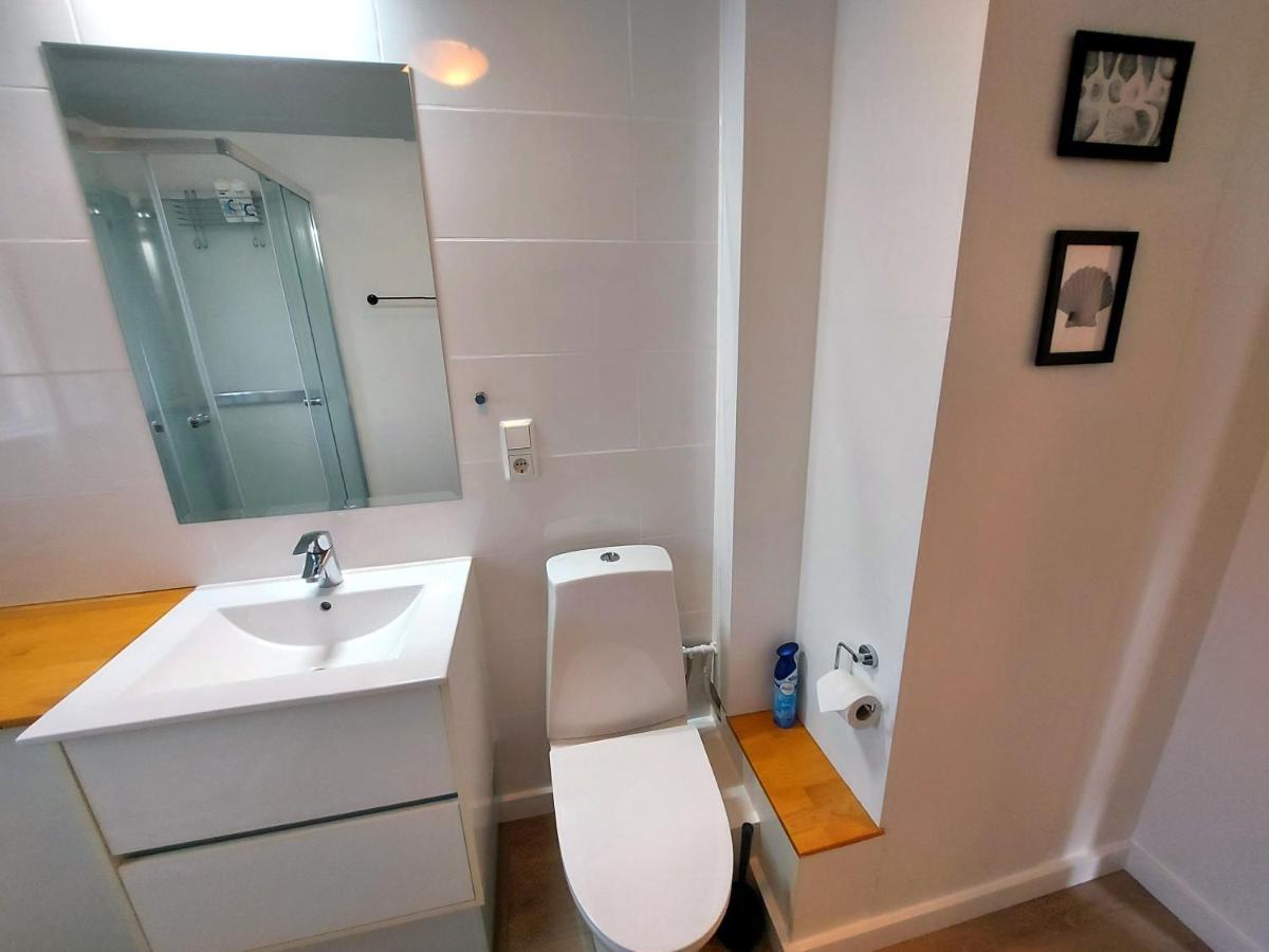 B&B Rooms Husavik 1 Екстер'єр фото