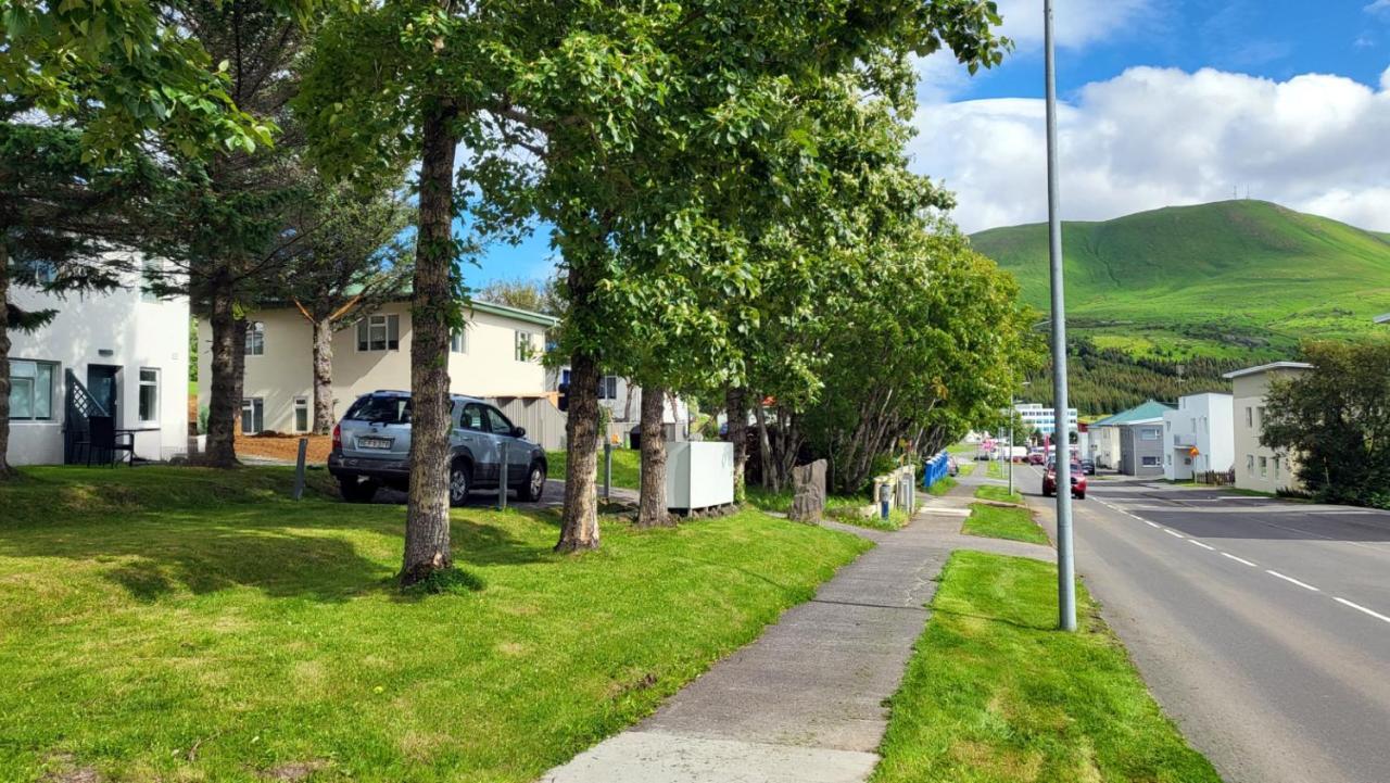 B&B Rooms Husavik 1 Екстер'єр фото