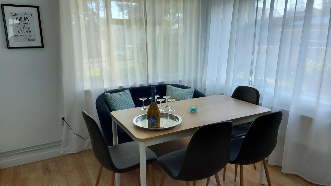 B&B Rooms Husavik 1 Екстер'єр фото