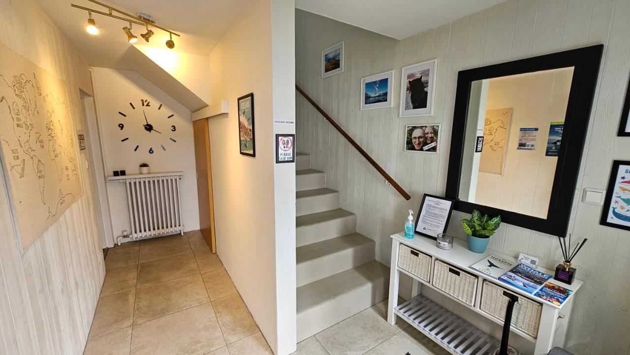 B&B Rooms Husavik 1 Екстер'єр фото